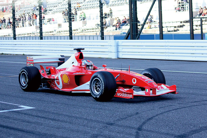 「フェラーリF2003-GA」（2003年）／1999年のコンストラクターズチャンピオンを皮切りに、翌年から5年連続でコンストラクターとドライバーのダブルタイトルを獲得したフェラーリ。その2003年の第5戦から投入されたのがF2003-GAだ。この年、前年マシンの改良型を用いた第4戦までは苦戦したが、F2003-GAがデビューするとシューマッハが5勝、ルーベンス・バリチェロが2勝を挙げ、圧倒的な強さでチャンピオンを獲得した。