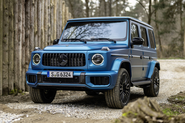 Aピラーに付いていたスポイラーの形が変わり、Cd値が0.53から0.44へと改善。絶対的にはいまひとつだが、なにしろこれは「Gクラス」なのだ。