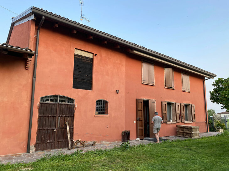 離れの館（やかた）。