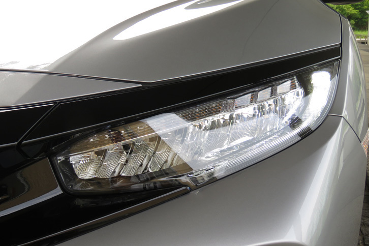 ホンダ・シビックハッチバック（ヘッドランプ）