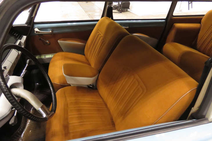 シトロエンID19ファミリアーレ（1968年）／アウトニーズ