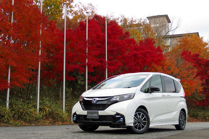 ホンダ・フリード モデューロX Honda SENSING（6人乗り）
