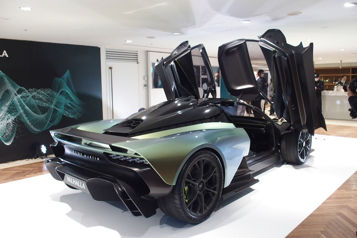 アストンマーティン・ヴァルハラ（リアビュー）