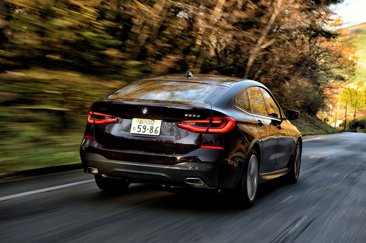 「5シリーズ グランツーリスモ」の実質的な後継モデルといえる「6シリーズ グランツーリスモ」。従来の「6シリーズ」が「クーペ」「カブリオレ」「グランクーペ」とともに「8シリーズ」に移行したため、6シリーズは現状このモデルだけのラインナップとなる。