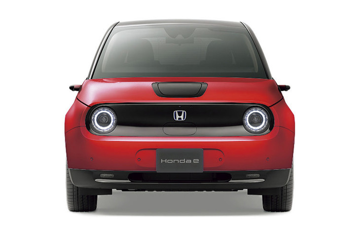 シティーコミューター的なEVである「ホンダe」だが、上位グレード「アドバンス」の価格は495万円にも達する。