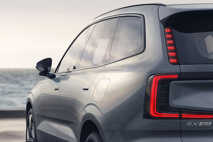 シャシーは新開発。ボディーには約15％の再生スチールや約25％の再生アルミニウム、そして48kgの再生プラスチックなどが用いられている。