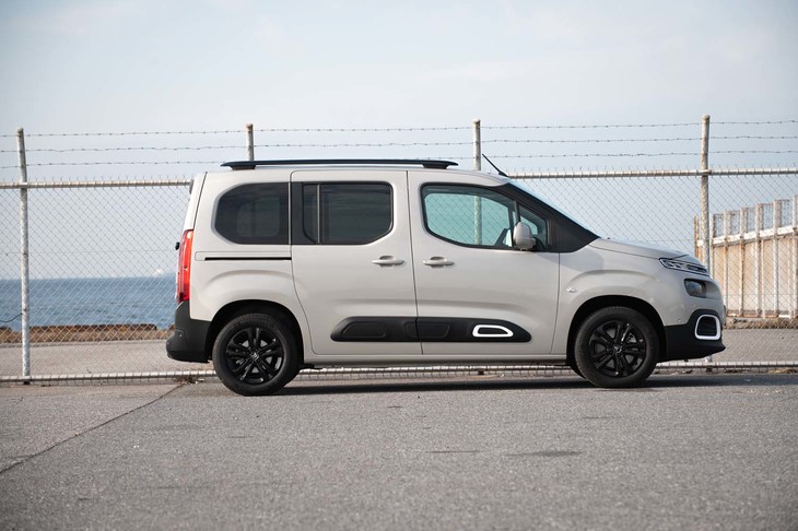 ボディーサイズは全長×全幅×全高＝4403×1848×1844mmで、ホイールベースは2785mm。プラットフォームは「シトロエンC5エアクロスSUV」や「プジョー508」などと同じ「EMP2」を採用する。