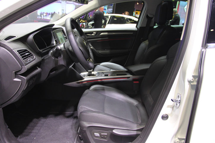 ルノー・メガーヌ セダン（インテリア）