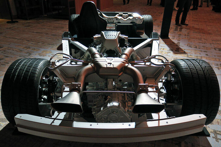 「マクラーレンMP4-12」のランニングシャシー。