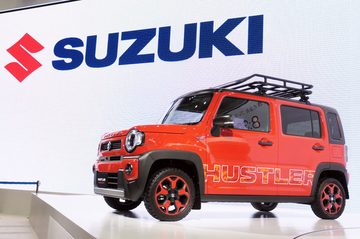 東京モーターショー2019の会場にて、スズキブースのステージに展示された新型「ハスラー」のコンセプトモデル。