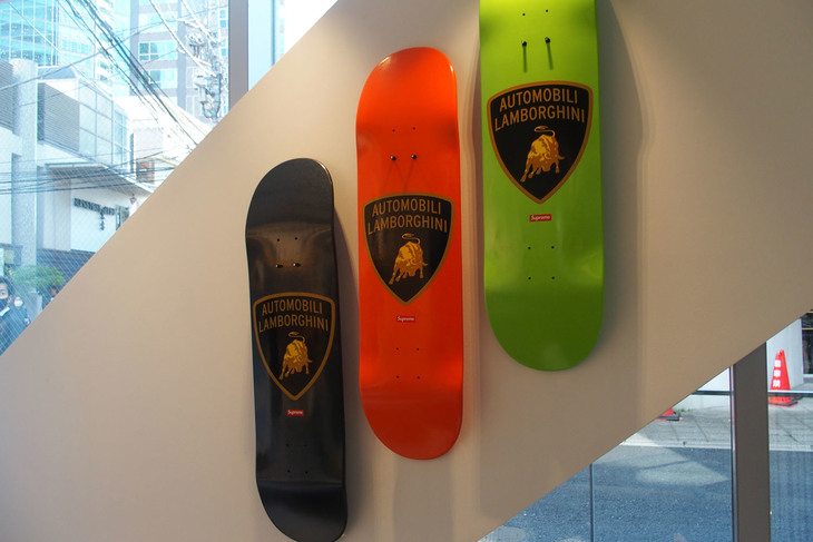 「THE LOUNGE TOKYO」の1階フロア。