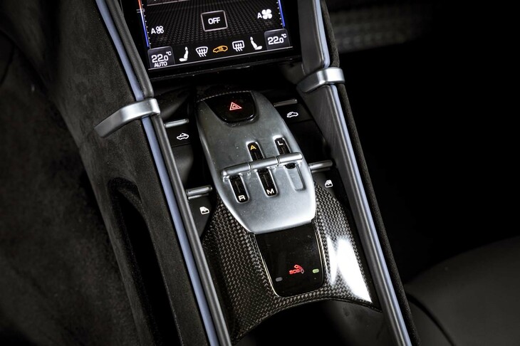 フェラーリ・ローマ スパイダー（センターコンソール）