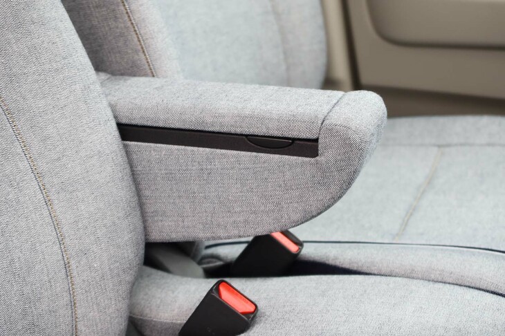 日産ルークスBEAMSカスタマイズド コンセプト（フロントシート用アームレスト）