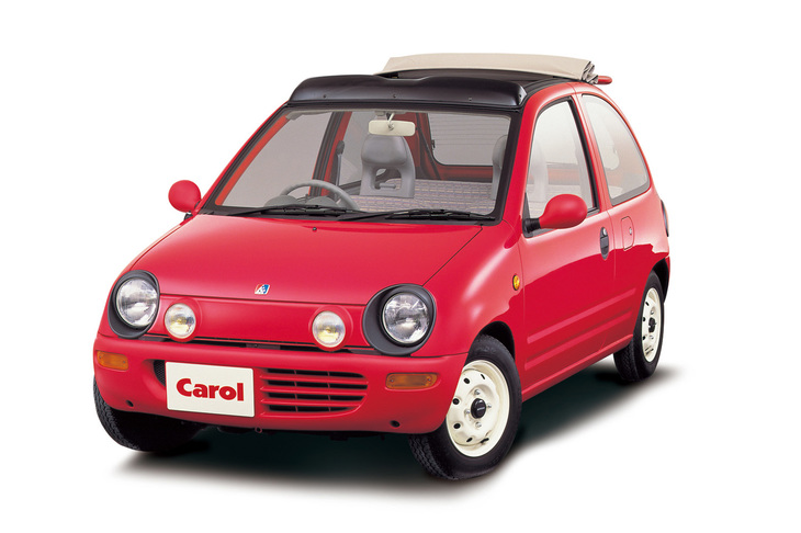 1989年「オートザム・キャロル」。「スズキ・アルト」のランニングシャシーに、マツダオリジナルのボディーを架装するという方法でつくられた。
