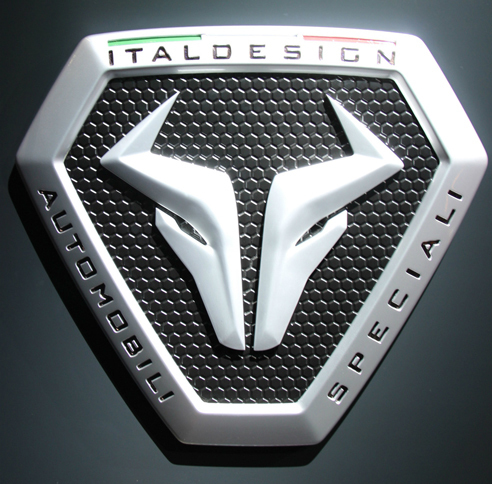 「アウトモビリ・スペチャーリ」のロゴ。本拠地トリノのシンボルである雄牛（トーロ）を取り込んだ。