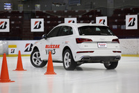 人が立って歩くこともおぼつかないようなツルツルの氷上で、しっかり発進・加速し、同時にしっかり止まることが確認できた。完全停止へと至るブレーキング最後の段階では、氷面にタイヤを食い込ませるように制動Gが立ち上がった。