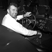 キャロル・シェルビー（1923-2012）　
	1959年のルマン・ウィナー。レーサー引退後はレーシングカーコンストラクターとして活躍し、フォードにルマン優勝をもたらした。