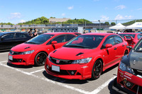 こちらは、無限（M-TEC）が独自のチューニングを施したコンプリートカー「シビック MUGEN RR（ムゲンダブルアール）」。2007年9月に発売された際の価格は、ベースの「シビック タイプR」より194万2500円も高い477万7500円だった。