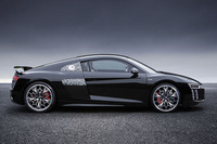 ボディーにはルシス王家の祈りの装飾模様である唐草模様が施される。