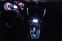 「デルタ」のオーディオパネル。夜間は液晶が消え、真っ暗になってしまった。