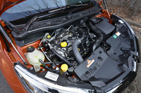 1.2リッター直噴ターボエンジンは120psと19.4kgmを発生。6段デュアルクラッチ式トランスミッションが組み合わされる。