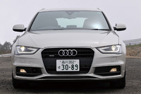 マイナーチェンジでヘッドランプやグリルのデザインが変更された「アウディA4」。新しいモデルは、国内では2012年4月に発売された。