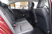 「グレイス ハイブリッドEX」の後席。