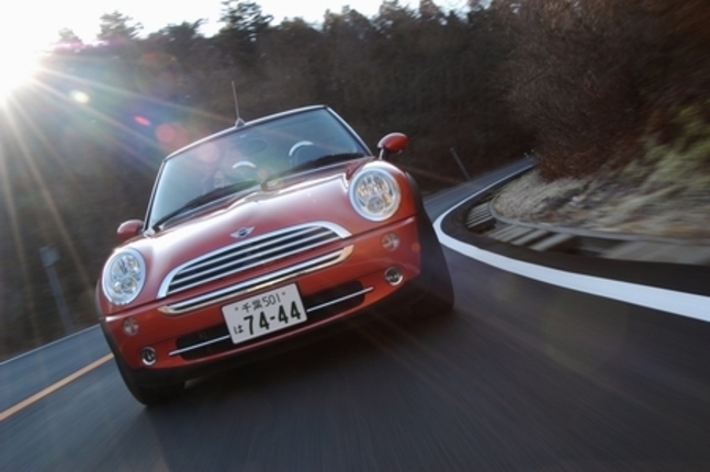 【スペック】全長×全幅×全高＝3650×1690×1415mm／ホイールベース＝2465mm／車重＝1270kg／駆動方式＝FF／1.6リッター直４SOHC16バルブ（116ps/6000rpm、15.2kgm/4500rpm）／価格＝282万4500万円（テスト車＝同じ）(O)