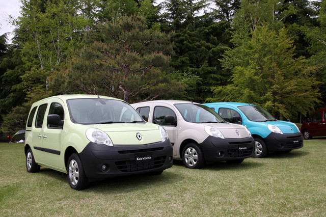 439台もの「カングー」が集結！ 「ルノーカングージャンボリー2012