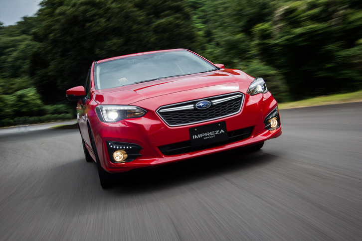 「2.0i-S EyeSight」にはコーナリング性能を高める「アクティブ・トルク・ベクタリング」が搭載されている。