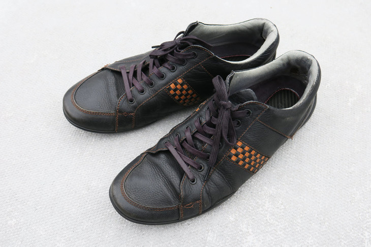 こちらも長くお世話になっているネグローニ。これを履く以前は「ソールの張り出しが少ないから」という理由だけで、コンバースをドライビングシューズ代わりにしていた。