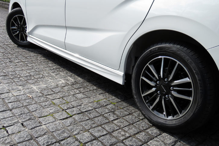 ホンダ・フリード モデューロX Honda SENSING（6人乗り）