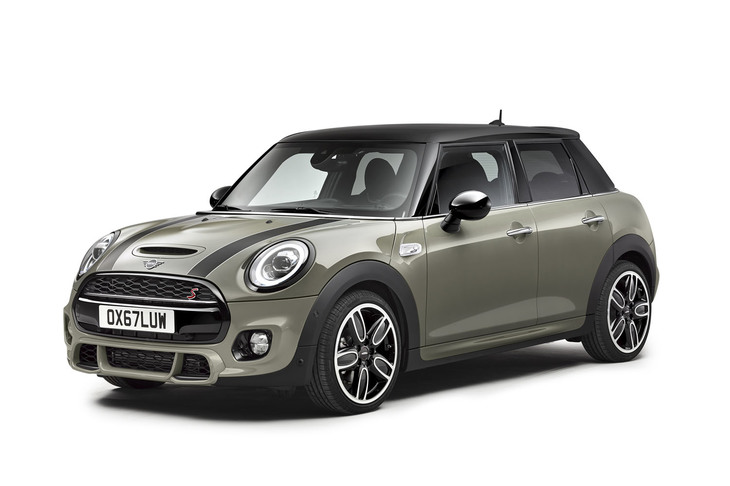 2016年から輸入車販売台数ナンバーワンを守っている「MINI」。「5ドア」モデルの導入をきっかけに頂点にまで上り詰めた。