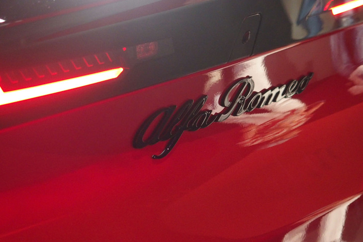 アルファ・ロメオ・ジュニア（リアのエンブレム）