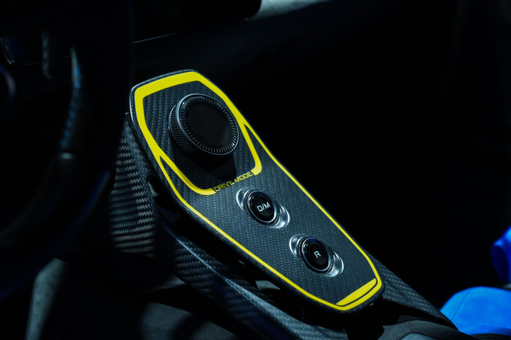 マセラティGT2ストラダーレ（センターコンソールパネル）