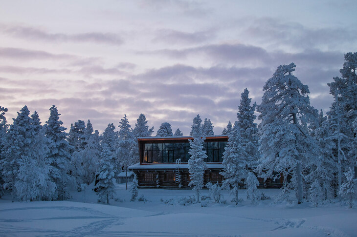 舞台となるのはフィンランドのサーリセルカ。ラップランド地方に位置する著名な観光地で、オーロラ観測の名所としても知られている。ただ、今回は神秘的な光のカーテンを見ることはできなかった。