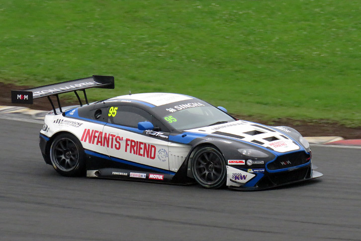 今回の参戦車両で唯一のアストンマーティン車だったマット ストーン レーシングの「ヴァンテージGT3」。2番手スタートだったが、最終的には5位でレースを終えた。