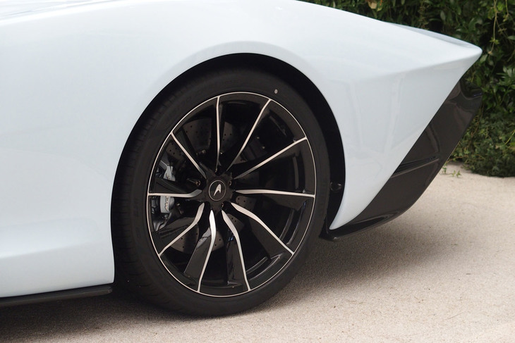 マクラーレン・スピードテール（タイヤ＆ホイール＜リア＞）