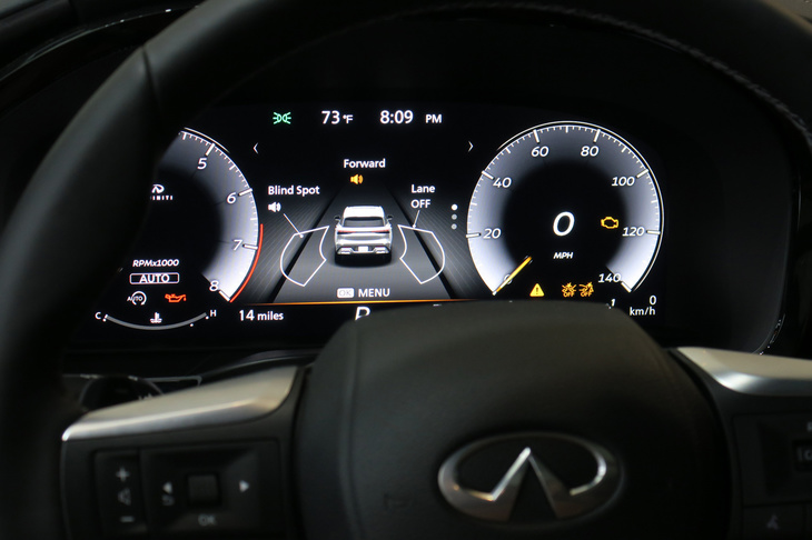 インフィニティQX60（デジタルメーター）