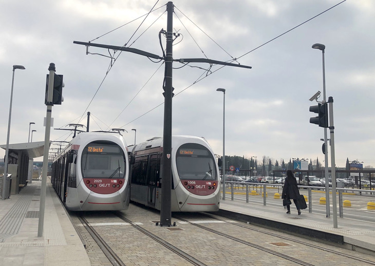 フィレンツェ空港駅には22分で到着。なお、この街の市電プロジェクトには、パリ交通営団RATPも出資している。