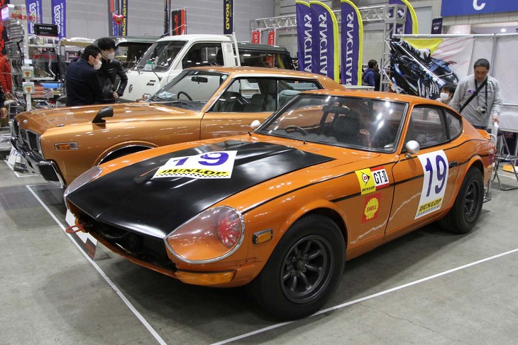 プリンスガレージかとりが出展していた「日産フェアレディZ432R」。競技車両のベースとなるライトウェイト仕様である。ちなみに初期のワークスマシンも、こうしたオーバーフェンダーのないプレーンな姿だった。