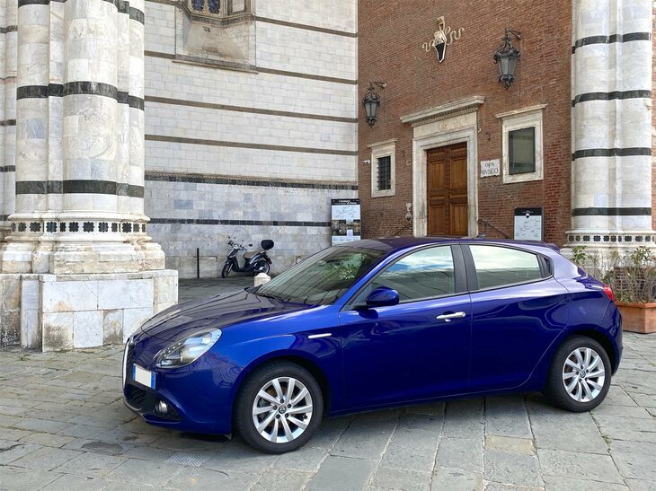 シエナの大聖堂博物館前にて。2020年。