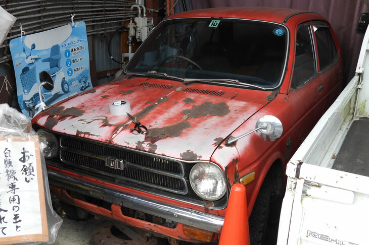 白川郷の片隅で、ひっそりと余生を送る「ホンダ・ライフ」。