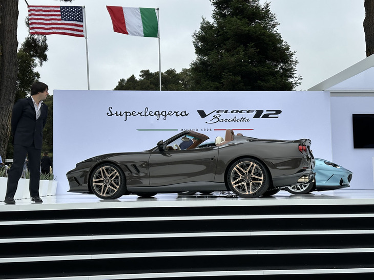 イタリアのスーパーレッジェーラは「フェラーリ550バルケッタ」ベースの「ヴェローチェ12バルケッタ」を初公開した。もちろんクーペベースも存在するが、いずれにしてもベース車両はすでに高価で数は少ない。