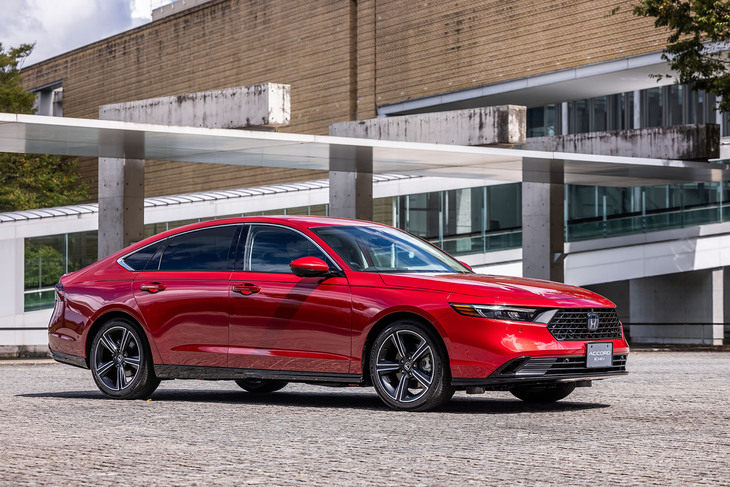 ホンダ・アコード（フロントビュー）