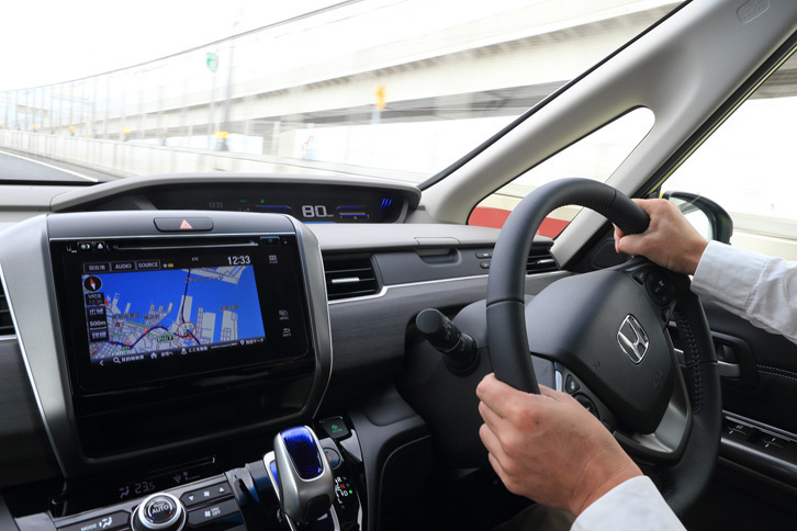 「フリード」と「フリード＋」には、アダプティブ・クルーズ・コントロールや自動緊急ブレーキ、車線維持支援機能などからなる運転支援システム「ホンダセンシング」が用意されている。