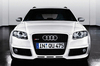 「アウディRS 4」に白と黒の特別仕様車
