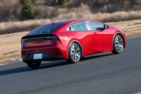 「PHEV」の0-100km/h加速のタイムは6.7秒。すでにホットハッチと呼べるほどのダッシュ力が備わっている。