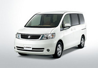 スズキ最大の8人乗りミニバン「ランディ」発売