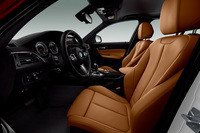 「BMW 1シリーズ」に黒いアクセントの限定車が登場の画像